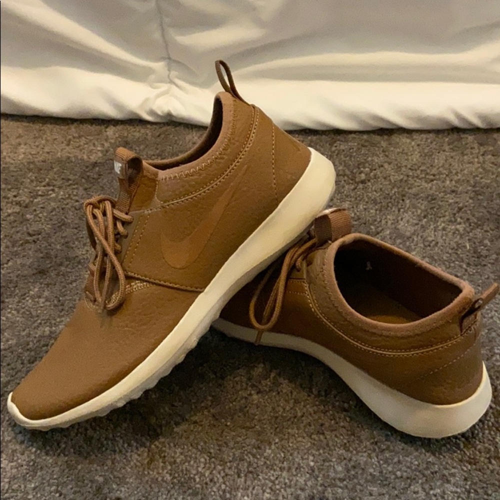 Nike Juvenate leather (tan)